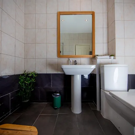 Stylish Victorian By Scenic Calton Hill Apartment *