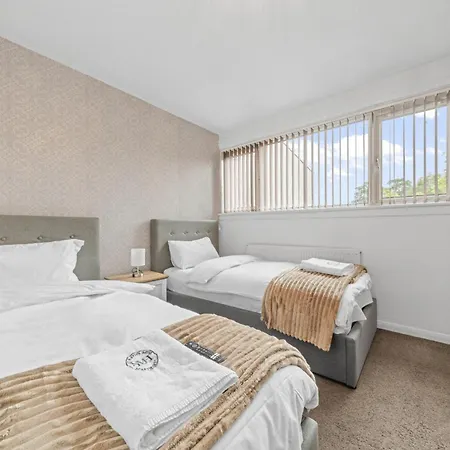 Holiday home Strathalmond 4 Bedroom House - Edinburgh