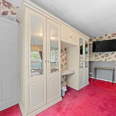Strathalmond 4 Bedroom House - Holiday home Edinburgh