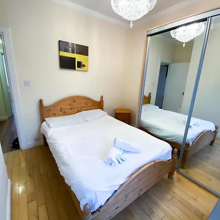 Charming Old Town Flat By Royal Mile