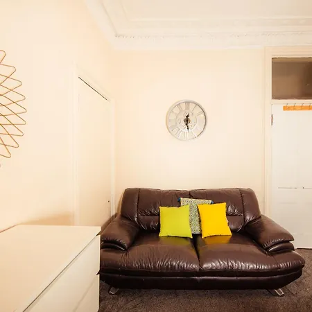 Bright & 4-bedroom Flat Near Calton Hill * Edinburgh