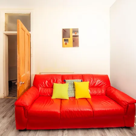 Apartment Bright & 4-bedroom Flat Near Calton Hill *