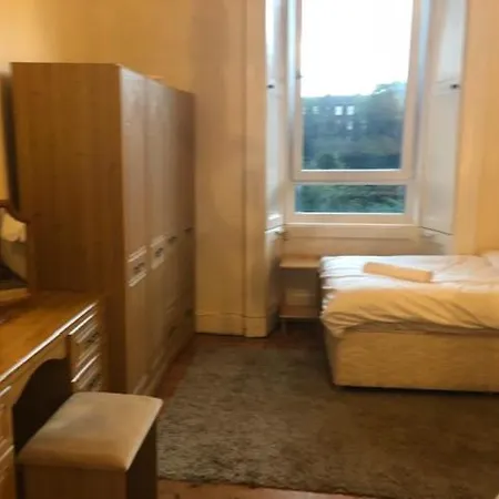 Warm Apartment By The Meadows *