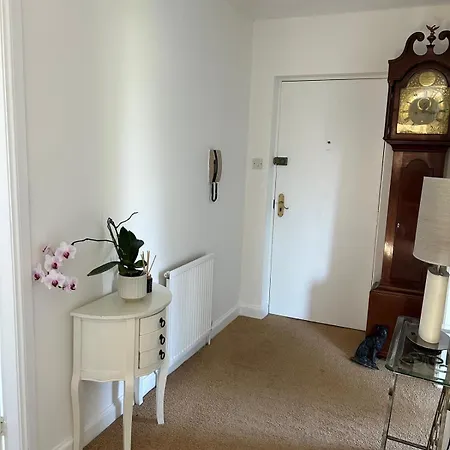아파트 An Immaculate 3 Bedroomed In Edinburgh's Southside *