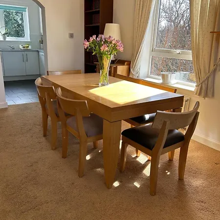 아파트 An Immaculate 3 Bedroomed In Edinburgh's Southside