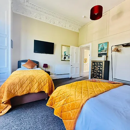 Scot Townhouse بيت ضيافة