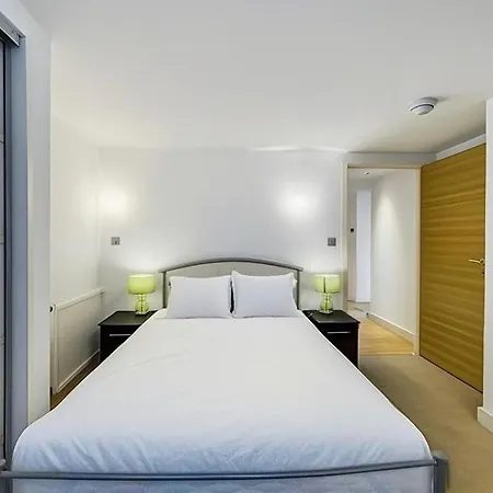 Charming Modern Central Apartment *