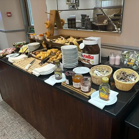 Hotel Leonardo 3*