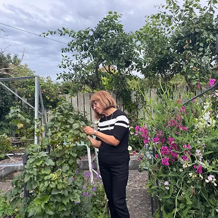 Cosy Cottage For Share , Private Double Room, Wifi, Parking, Garden * אדינבורו