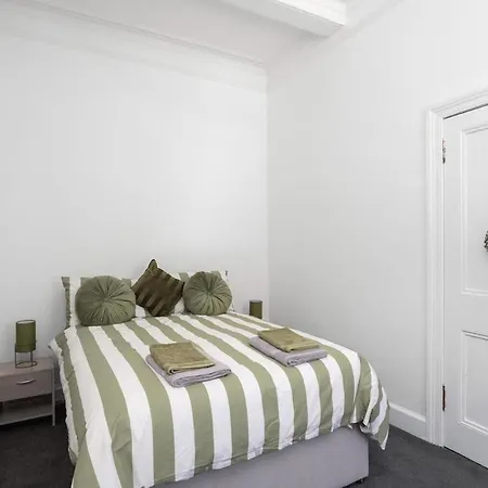 Apartamento Sleek Canalside In Edimburgo