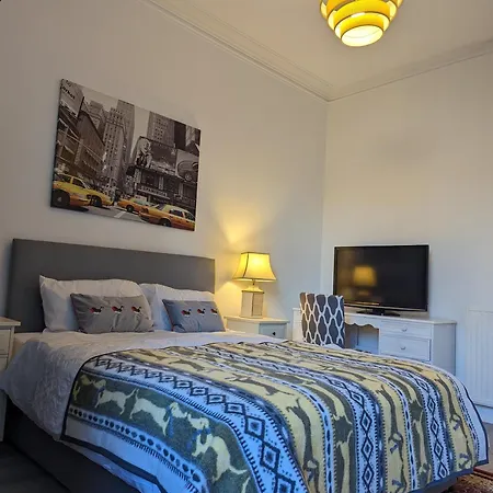 2 Bedroom Flat In