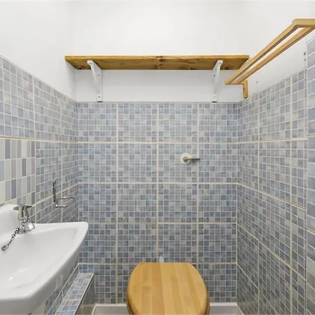 Haymarket Flat Sleeps 4