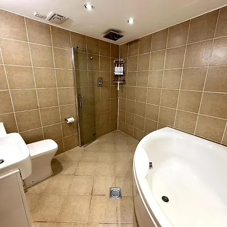 Apartment Stylish 2br - Walk To Attraction *