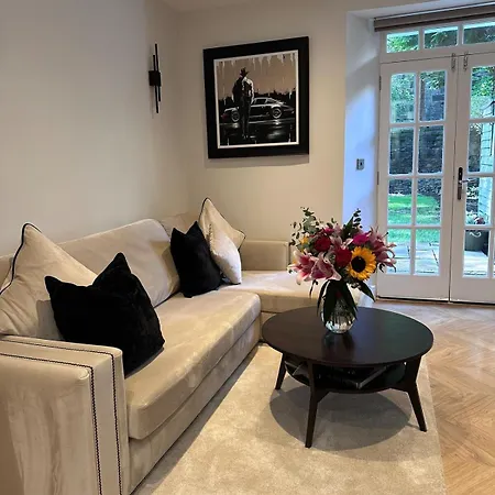 Luxury Stockbridge One Bedroom Apartment
