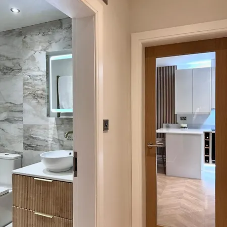 Luxury Stockbridge One Bedroom Apartment Edinburgh
