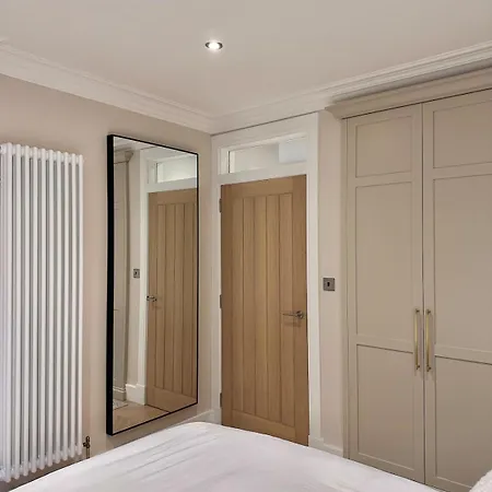 Luxury Stockbridge One Bedroom Edinburgh