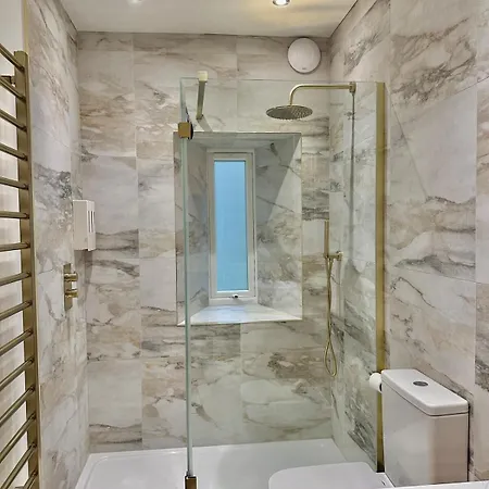 Luxury Stockbridge One Bedroom Apartment