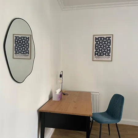 Quiet Garden View 2br Center Near Fringe *