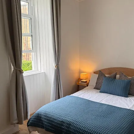 Quiet Garden View 2br Center Near Fringe Apartment Edinburgh