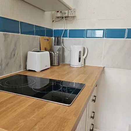 Daire Charming And Traditional Flat Near Meadows