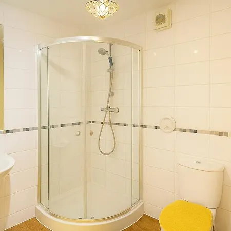 Διαμέρισμα Modern 2br Flat With Ensuite, Balcony, Free Parking Εδιμβούργο