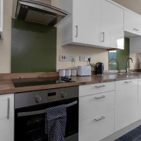 شقة 2 Bedroom In Haymarket, Edinburgh, With Free Parking إدنبرة