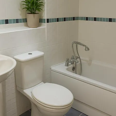 Newly Renovated Single On Ground Floor Δωμάτια σε οικογενειακή κατοικία Εδιμβούργο