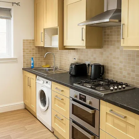 Newly Renovated Single On Ground Floor Δωμάτια σε οικογενειακή κατοικία