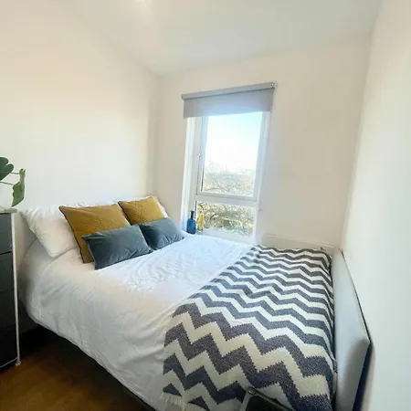 Διαμέρισμα Charming 1 Bedroom Flat In With Free Parking *