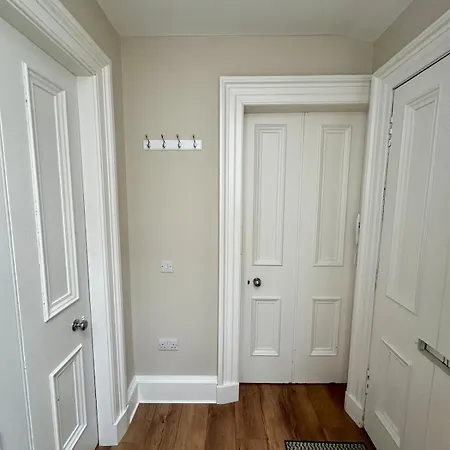 2nd Floor Townhouse Appartamento