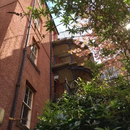 Castleview And Secret Garden *