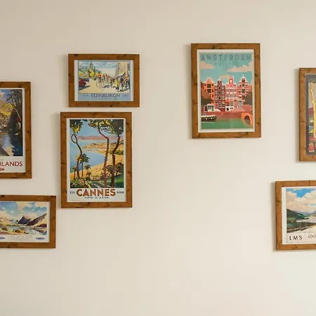 Historic In Old Town * Edinburgh