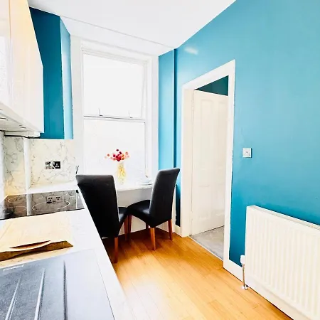 Centre Escape With Private Garden