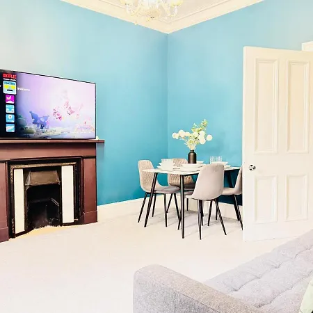 Centre Escape With Private Garden Διαμέρισμα *