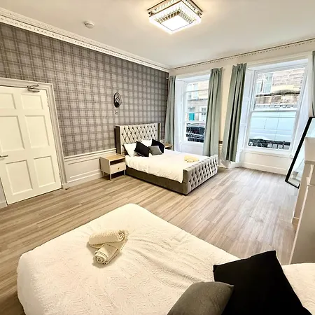 The Handy Hub Luxury Victorian - Fast Wifi & Lägenhet