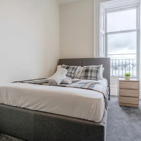 Huge 8b Centre Stay-16 Groups Apartment