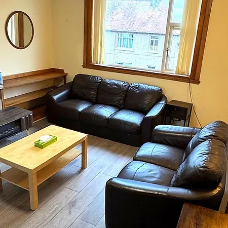 Villa Modern 2 Bedroom With Private Garden In *