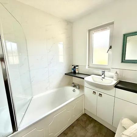 Kings Luxury - Free Parking And Fast Broadband Edinburgh