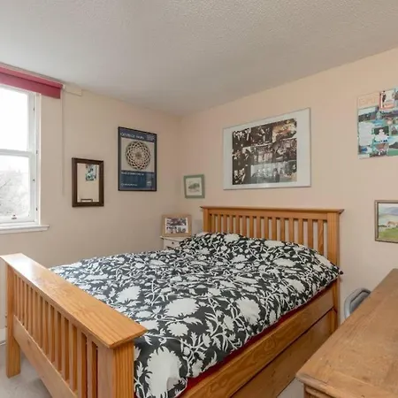 Castle View Flat * Edinburgh