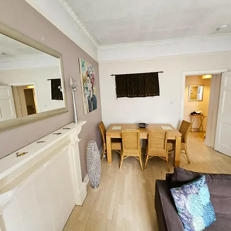 Charming 2bd Flat 10 Minutes To Castle Edinburg