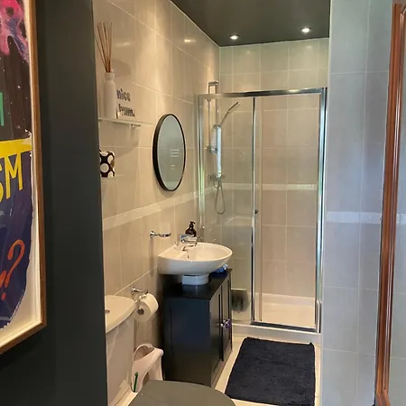 Quiet 1 Bed With Garden Views Near Leith & Centre Edinburg