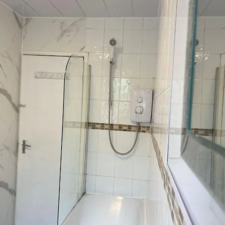 3 Bed With Free Parking Lägenhet