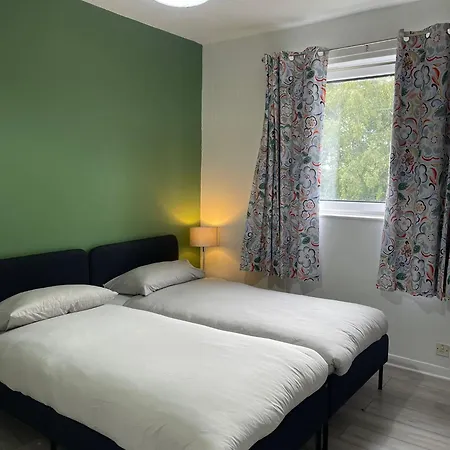 3 Bed With Free Parking Lägenhet *