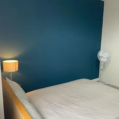 Lägenhet 3 Bed With Free Parking *
