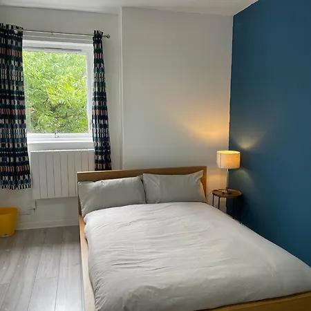 3 Bed With Free Parking