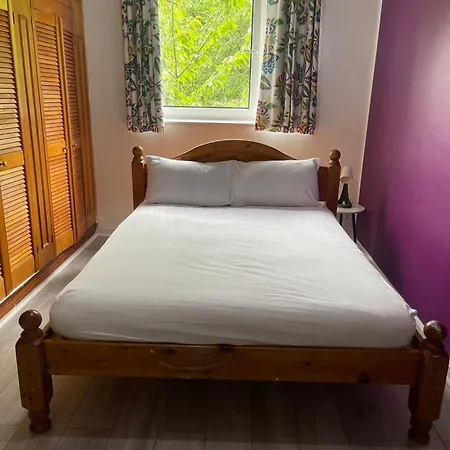 Apartament 3 Bed With Free Parking *