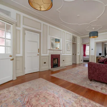 Appartamento Luxury And Spacious 4-bedroom At Ramsay Garden - Next To Castle And Royal Mile *
