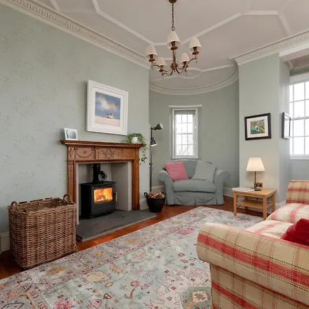 Luxury And Spacious 4-bedroom At Ramsay Garden - Next To Castle And Royal Mile 아파트 에든버러