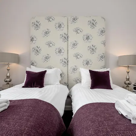 The Edinburgh Address - Castle View Apartment *