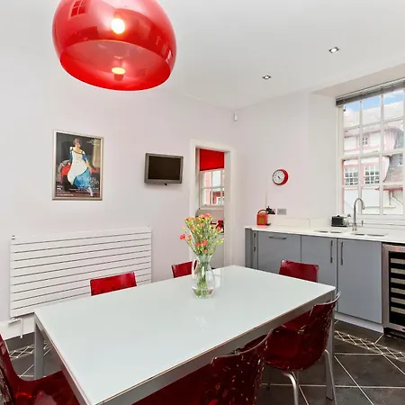 Luxury-3-bedroom Ramsay Garden Next To Castle